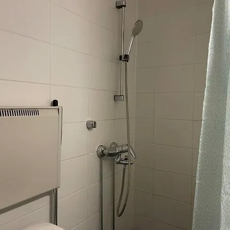 Penger19, Metro Nearby, Group Travel, Netflix, Kallio