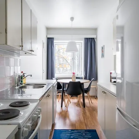 Penger19, Metro Nearby, Group Travel, Netflix, Kallio *