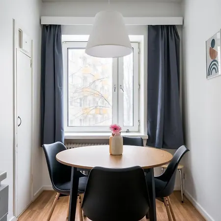 Penger19, Metro Nearby, Group Travel, Netflix, Kallio Helsinki