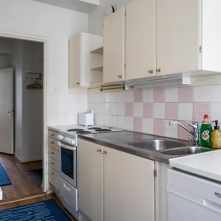 Penger19, Metro Nearby, Group Travel, Netflix, Kallio